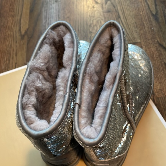 UGG Classic Short Cosmos Sequin Booties - Picture 3 of 5